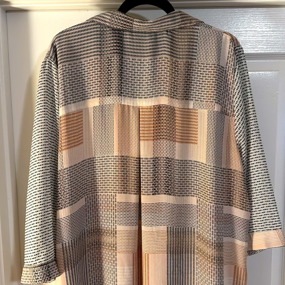 JNY Patterned Button-Up Shirt - Picture 6 of 6